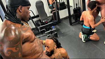 HORNY BLACKS FUCKING IN THE GYM ! 