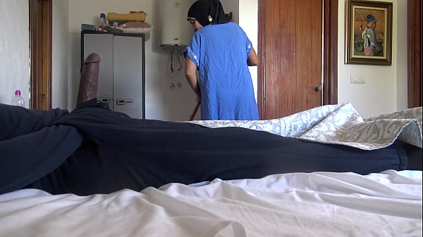 Horny muslim milf is shocked by the size of his cock 