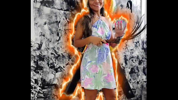 Sra ker brincando antes de atender ao cliente