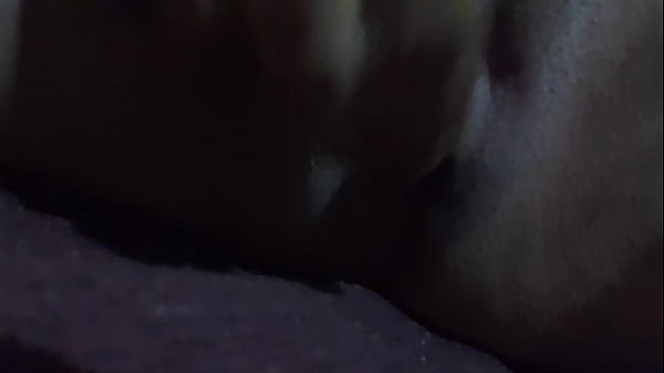 Introduzi um objeto na minha buceta