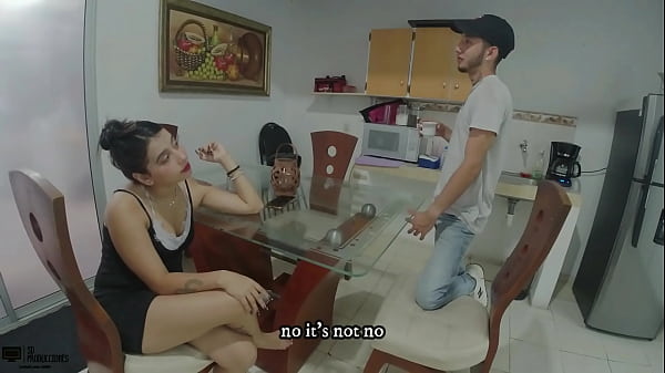 La Hermosa Hermanastra Vayoleth Le Da Una Buena Mamada A Su Hermanastro Y Se Traga La Leche thumbnail