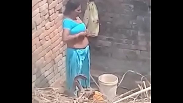 My Neighbour_aunty Bathing showing her big boobs