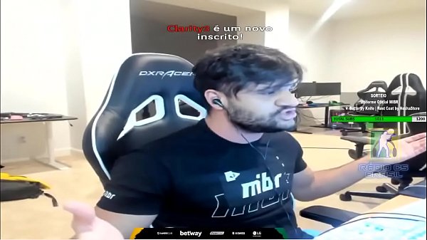 Fer comendo o cu da furia