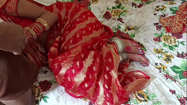 Play MP4 - Pahli Raat Pati ke sath patni Arrange Marriage Suhagrat Indian Frist Night Homemade Newly Married Couple