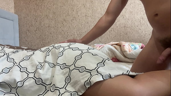 Play MP4 - Please cum inside me&excl;&excl; Stepmom spread her legs to get cum