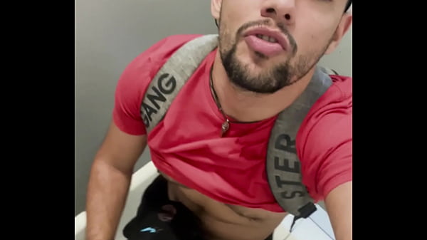 Peguei Macho Pauzudo No Banheiro Do Mercado, Puto Gozou Rola No Rabo thumbnail