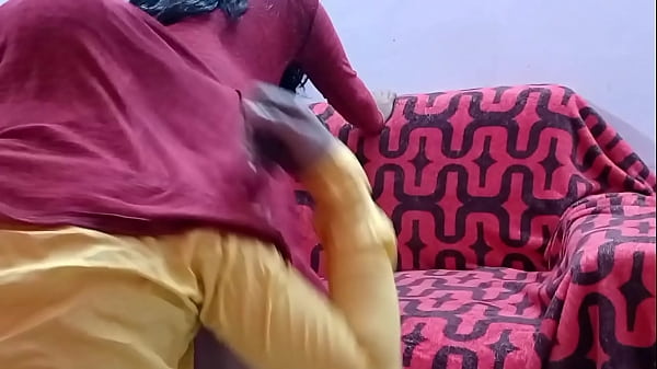 Play MP4 - Rima ने झाड़ू से पिटाई की पति की उसके बाद सौतेले भांजे से चुदी &vert; साफ़ हिन्दी आवाज मे