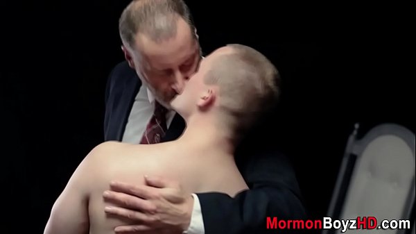 Play MP4 - Uniform elder cum shots