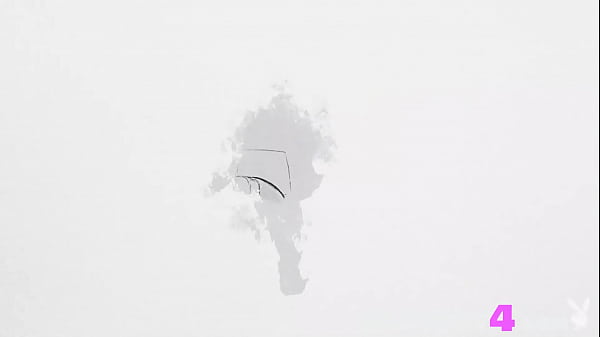 Bautiful blonde posed in a hot lingerie_and showedbody