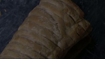 Nonton The Sausage Roll Challenge thumbnail