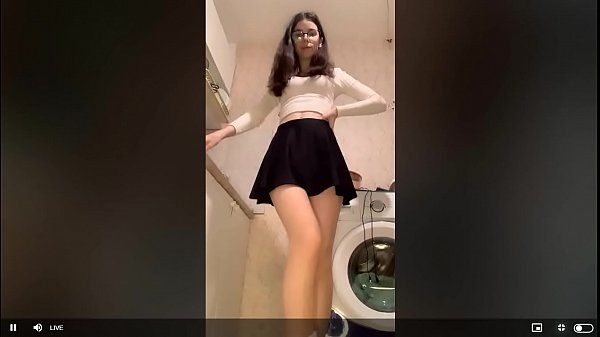 No pantie con pollera 