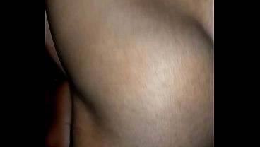 Fuda gostosa com dois dotados