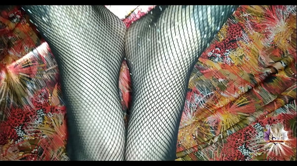 Imagine me jerking your dick_with my feet.