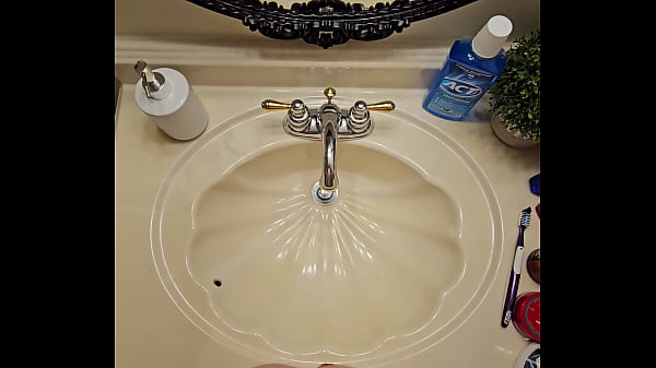 Nonton Handsfree Cumming In The Hotel Bathroom Sink thumbnail