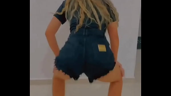 Gostosa dancando