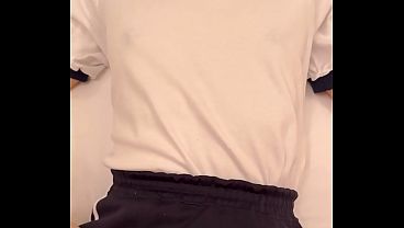 Nonton 【素人個人撮影】人妻に体操服とブルマを着せてハメ撮り thumbnail