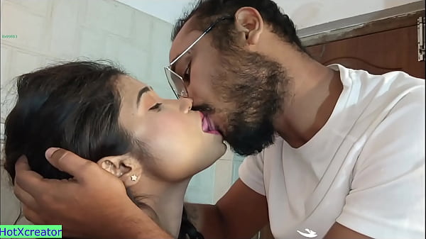 Desi couple first honeymoon sex cum inside pussy