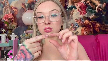 Close up yawning fit