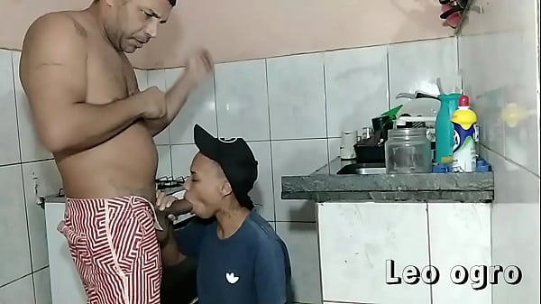 Rolou Brotheragem Meu Amigo Felipe Na Cozinha Da Casa Da Av&oacute; Dele thumbnail