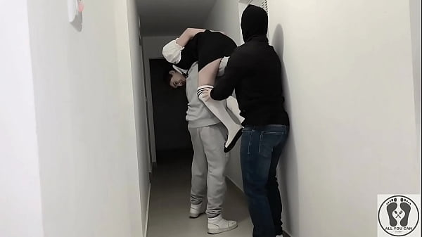 ANA SPEARS CAUGHT BY TWO MASKED STRANGERS BJ FUCK CUMWALK FILM