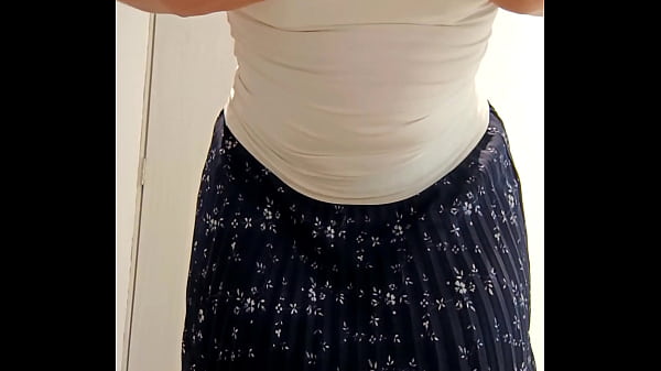 Play MP4 - Sexy nalgona se masturba en un vestidor