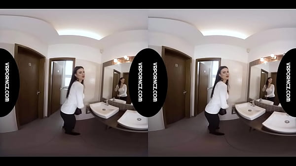 Play MP4 - VR - Meeting in bathroom