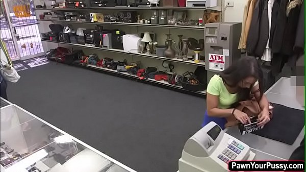 Nonton Lilly Gets Fucked To Get Her Car Back thumbnail