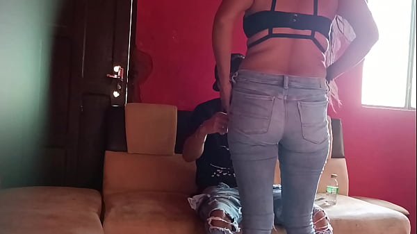 Play MP4 - &lpar;PORNO EN ESPA&Ntilde;OL&rpar; Follando con la novia de mi mejor amigo Roberto &excl;en media culeada se acuerda de su esposo Roberto HISTORIA COMPLETA