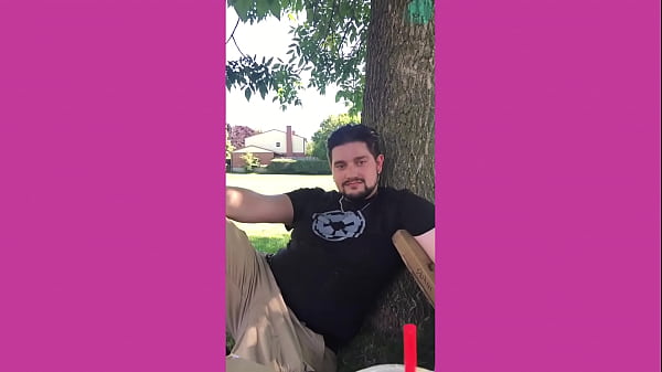 Two nerds_flirt pointlessly on camera for_just over a minute