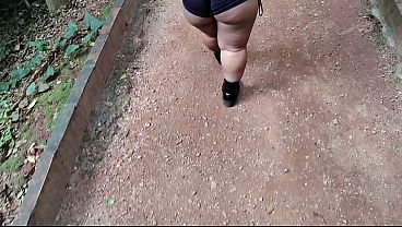 P&aacute;scoa Em P&uacute;blico Na Natureza - Coelhinha Safada Levou A Cenoura Pediu Para. Montavani Colocar No Cu Tiff thumbnail