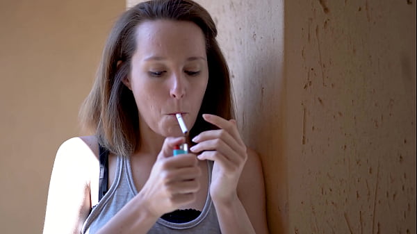 Nonton Brunette Smoking Tease With Intense Eye Contact thumbnail