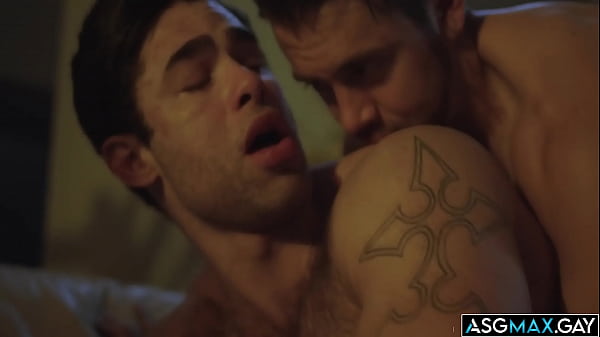 Dante Colle fucks Lucas Leons horny ass 