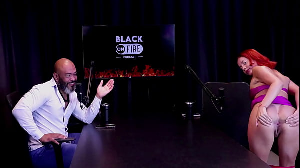 Ruiva_safada mostra seu cu depois de dizer queo esposo sugeriu a entrada no meio liberal gosta de paugrande_e grossoe não_assiste_as cenasBruna Ferrari WATCH ON_SHEER RED