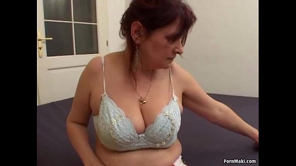 Play MP4 - Busty hairy granny gets banged