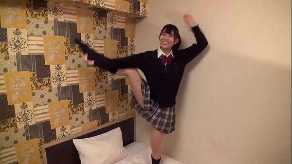 「えっ！？あれ！？」気にせずトロマンコを掻き回して気持ち良くしてあげました！ thumbnail