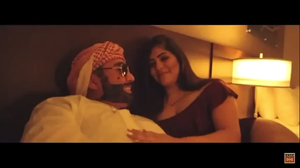بنت سعودي ترقص سكس thumbnail