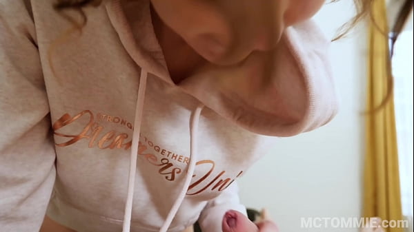 Super hot MILF Shalina Devine fucks with_her neighbor and gets_a creampie