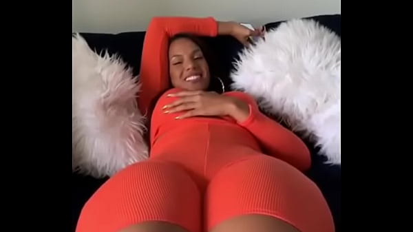 Queen Sexy - MILF