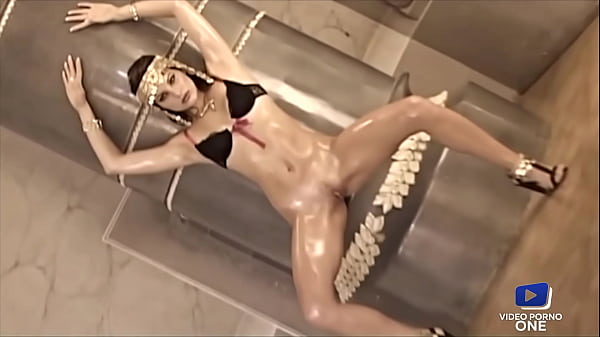 Langues, doigts_et godes ces lesbiennes se font plaisirentre elles