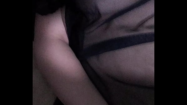 Mostrando mi hermosa lenceria y me dan duro muy rico 