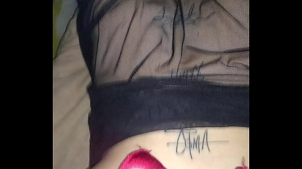 Mostrando mi hermosa lenceria y me dan duro muy rico