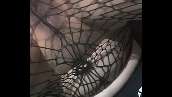 Mostrando mi hermosa lenceria y me dan duro muy rico 