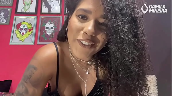 Minha buceta est&aacute; pingando de tes&atilde;o preciso de um pau de verdade