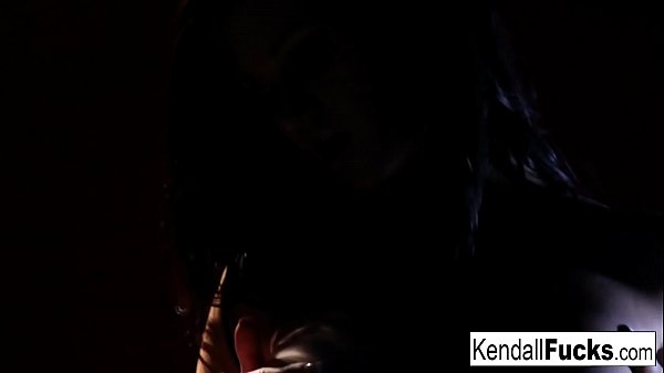 Kendall has_way too_much fungettingher pussy all wet