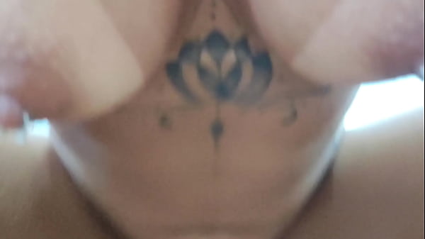 Rabuda do CU gulososenta até encher o cu_de porra