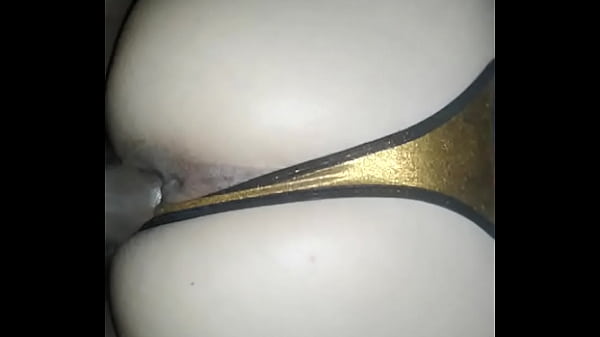 Estrenando la tanga nueva q le compre 