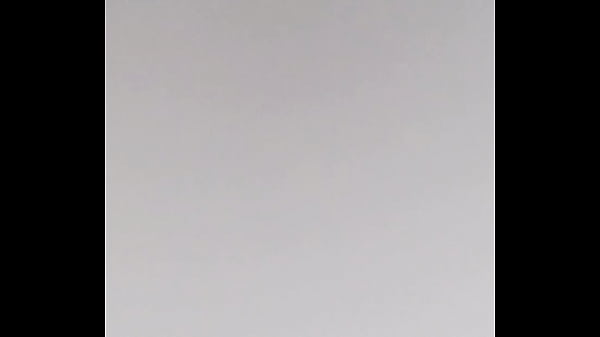 Casadinho mostrando o cu no banheirao