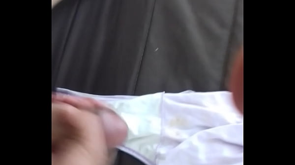 Masturbando con la tanga