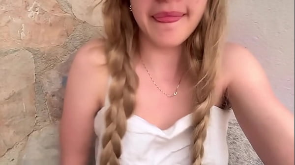 Nonton My Stepdad Leaves Me Outside The House And I Wait For Him Very Horny In The Front Yard thumbnail