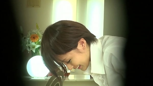 エステティシャンの妖艶な眼差しと手つきに客は異常興奮！パート2。性感マッサージ、マッサージ、エロマッサージ、メンズエステ、巨乳、誘惑、欲望、 thumbnail